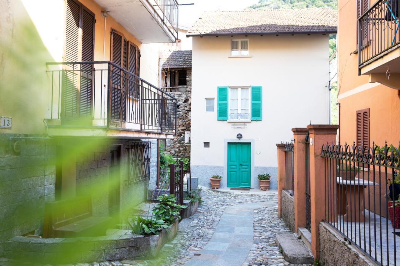 Charming Moment Di Villa Porta - Borgo Antico Luino Exterior photo
